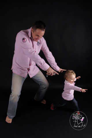 séance photo studio enfant famille grossesse soeur couleur et noir et blanc tout un art photographie bruxelles brabant wallon wavre auderghem watermael boistfort woluwe saint lambert woluwe saint pierre