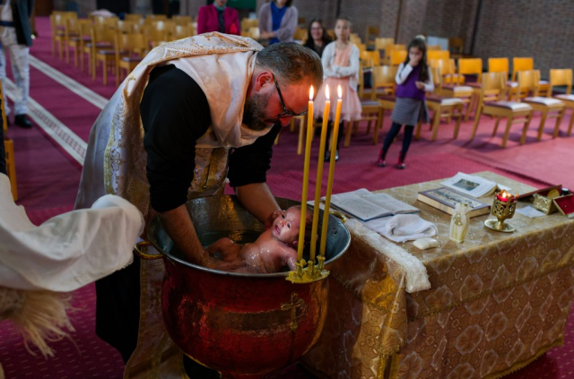 bapteme-evenement-reportage-mariage-photographie-tout-un-art-bruxelles-eglise-la-cambre-abbaye-bonheur